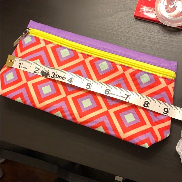 New Clinique Make up Skincare Bundle w/ Bag - Picture 10 of 10